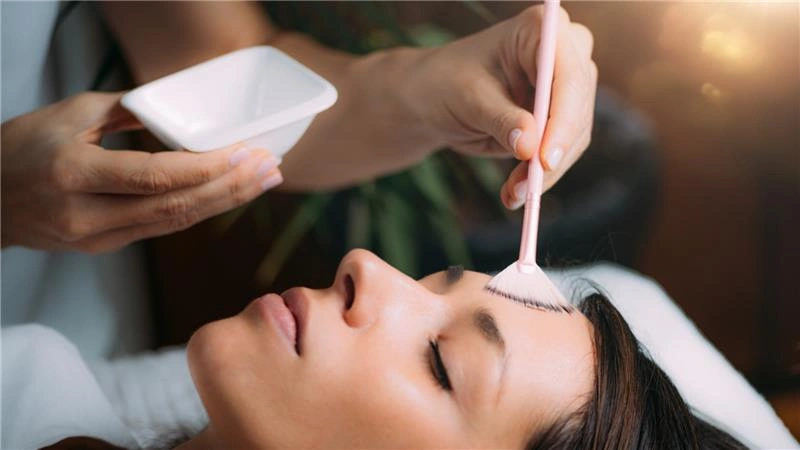 Glycolic Acid Peels